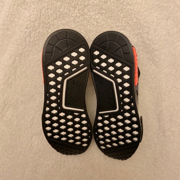ADIDAS NMD R1 - Picture 7 of 8